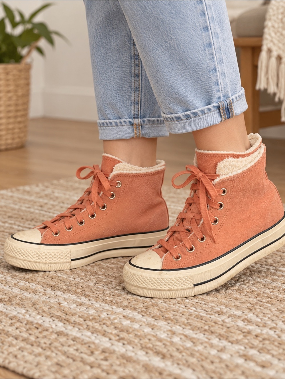 Converse Chuck Taylor All Star Lift Pink Suede Sherpa Platform Sneakers 6.5